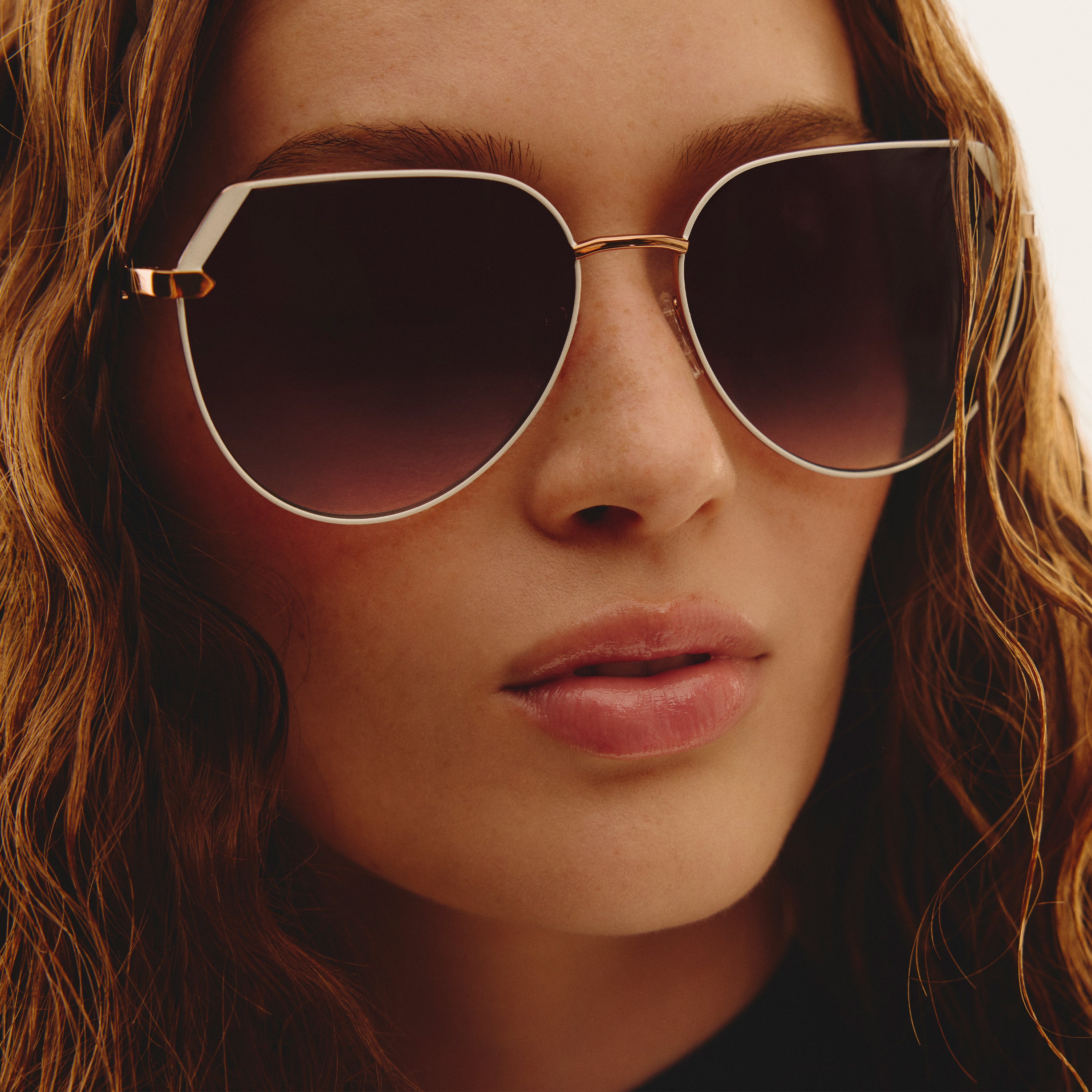 MAIN CHARACTER Large Round Sunglasses with Gold Frames – Quay