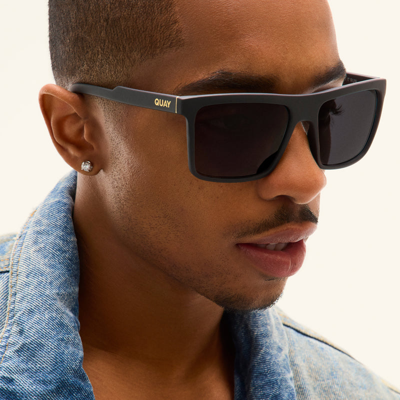 MATTE BLACKSMOKE POLARISED MENS