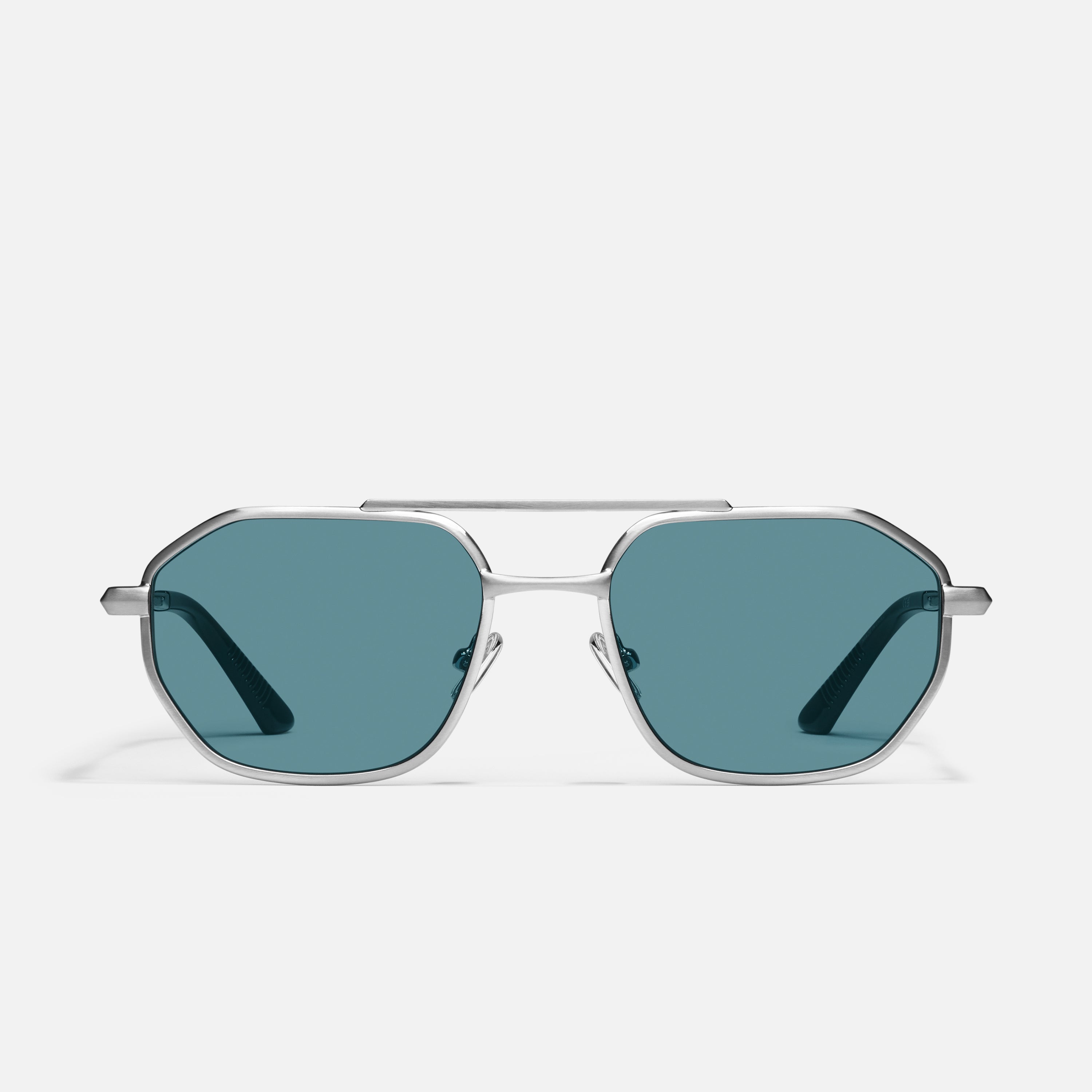 Quay Australia En Route Sunglasses in Gunmetal/Smoke