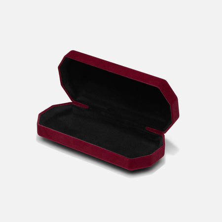 FACETED GEM CASE model shot