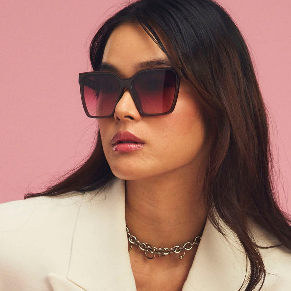 DARK BROWNROUGE GLOW