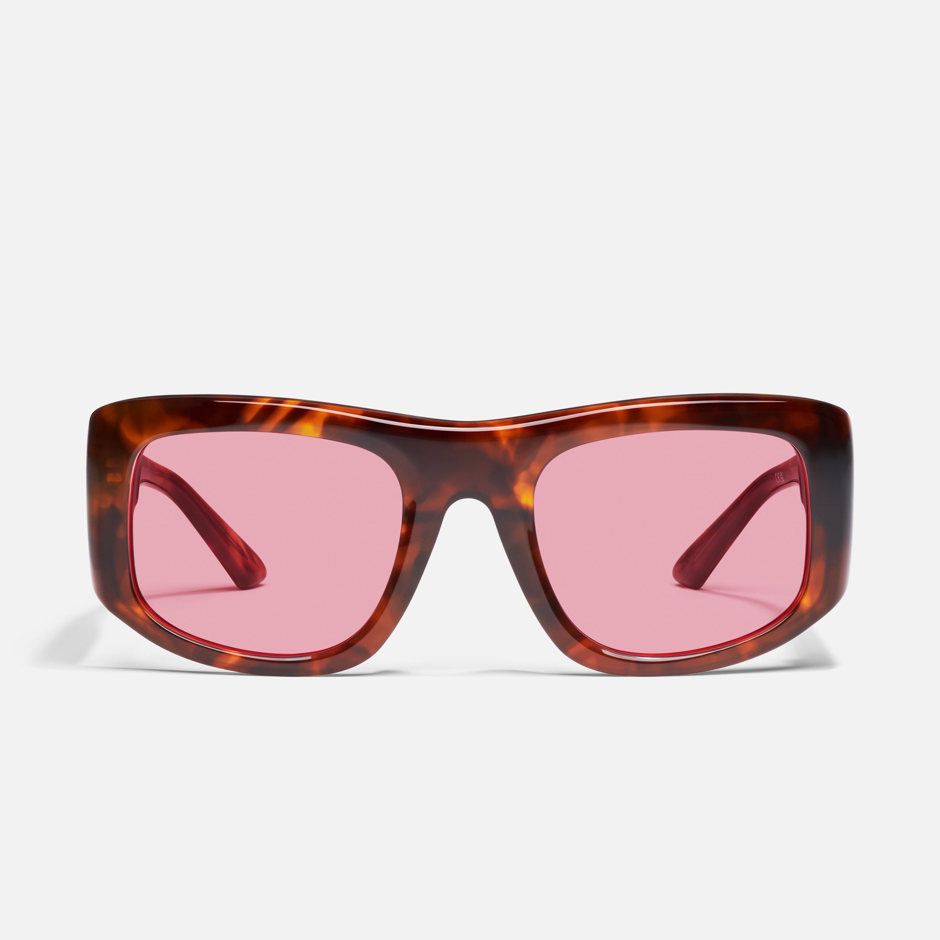 Quay Australia Red Gradient Square Sunglasses with Tortoiseshell Frame Quay Australia QW000296 TORTRD/BRN Run Away Flat Cat Eye  main image 3